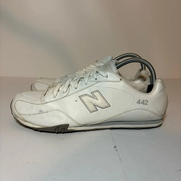 New Balance 442 Gray City Low Sneakers Shoes Womens 10.5 D White Gray Leather - Picture 2 of 9